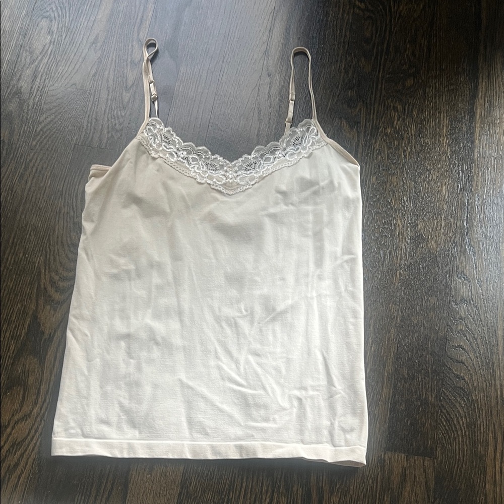 Y2K Banana Republic Lace Detail Camisole in Cream/Ivory/White Lace size M